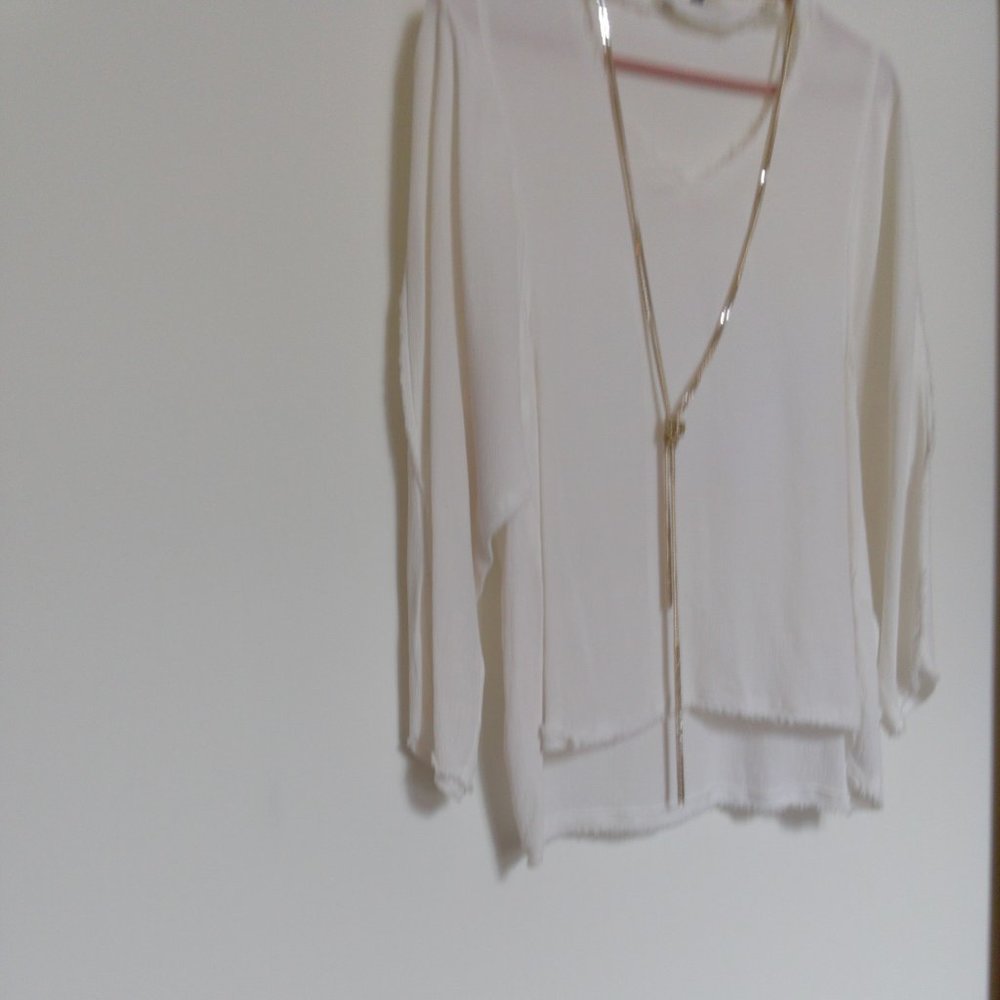 white top - Picture 4 of 8